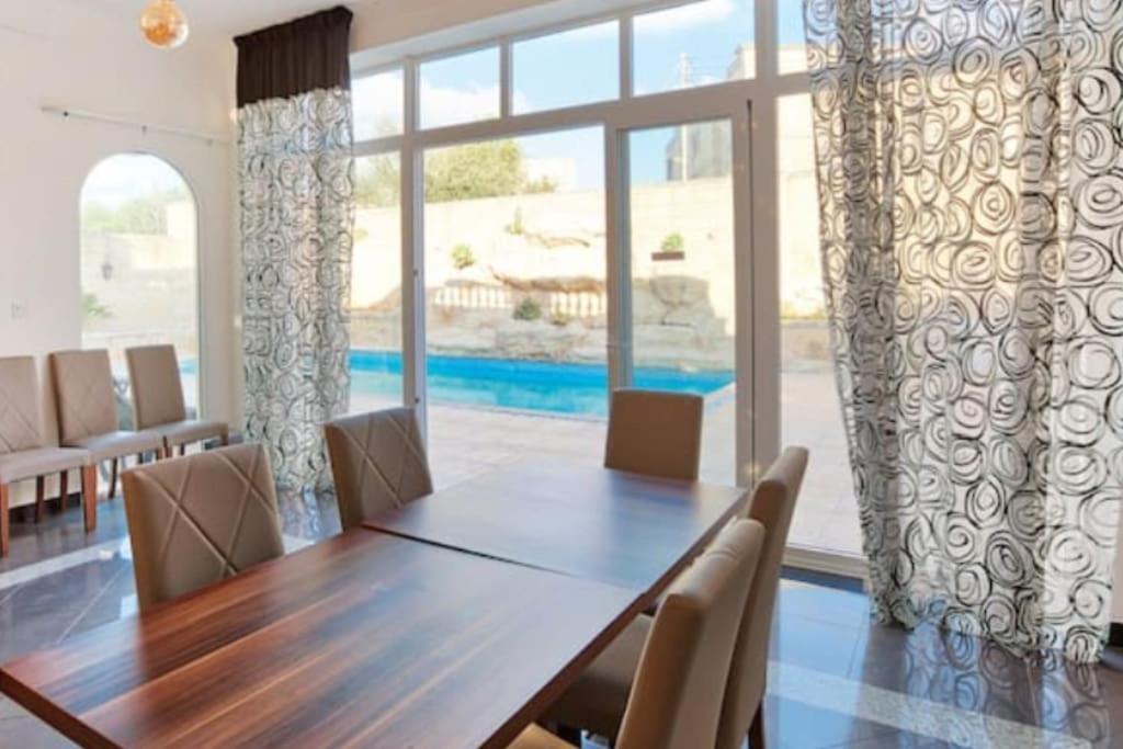 Velver Mansion, Malta - Luxury Villa With Pool Naxxar Exterior photo