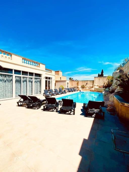 Velver Mansion, Malta - Luxury Villa With Pool Naxxar Exterior photo